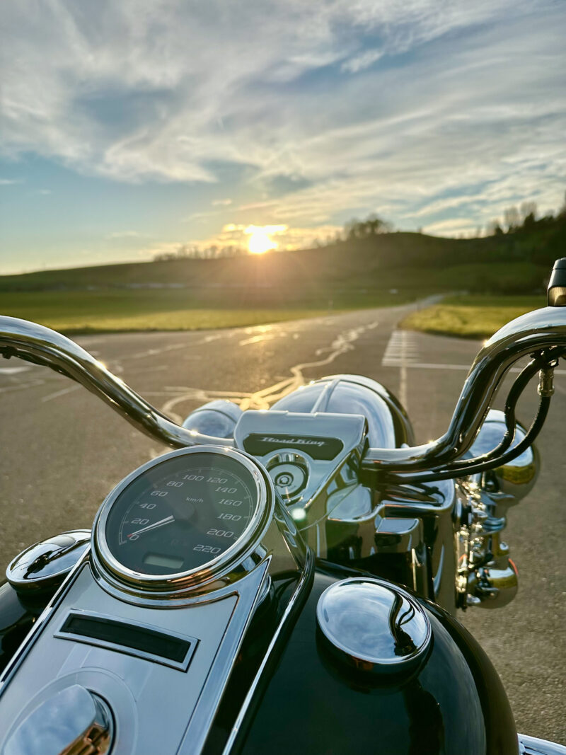 Harley Davidson FLHR Road King 107 – Bild 2